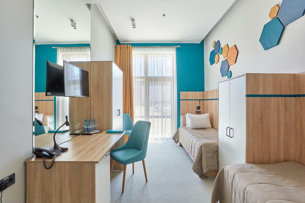 Aqua-Minsk Hotel Plus ภายนอก รูปภาพ