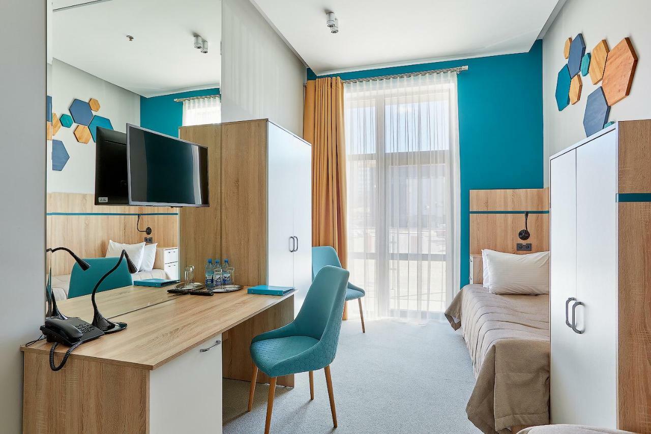 Aqua-Minsk Hotel Plus ภายนอก รูปภาพ